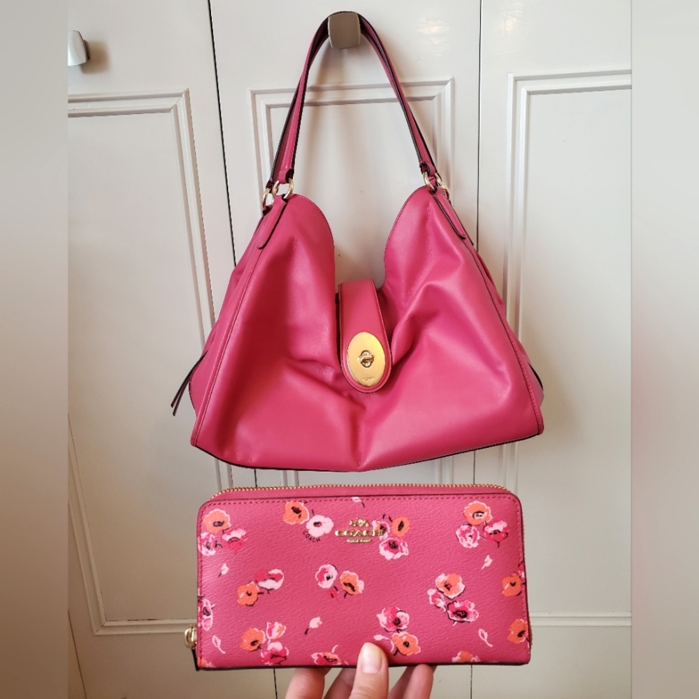 COACH Pink Leather Hobo Style Purse w Matching Wallet | Great Condition 💖